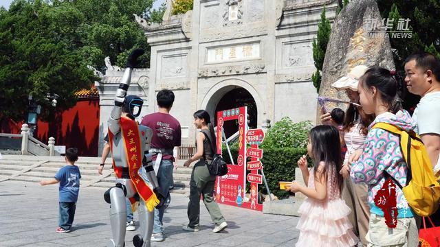 千城百县看中国｜湖南南岳：衡山景区上线“科技巡山队”