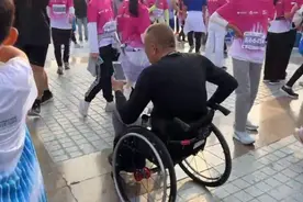 果然视频 | 轮椅上的马拉松：证明我们也可以图片