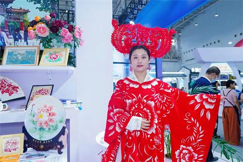 好客山东亮相文旅博览会 齐鲁风韵邂逅活力江城