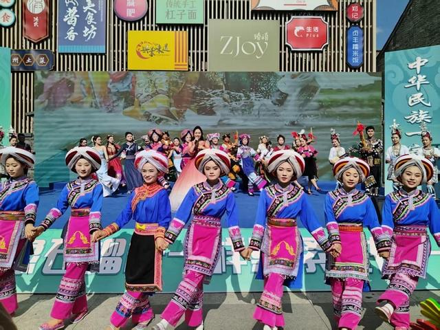 黔西南：把民族团结故事“融”在风景里