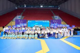 以武会友，以文化心——虹口区举办“虹赛场”跆拳道比赛暨两岸青少年跆拳道交流活动图片