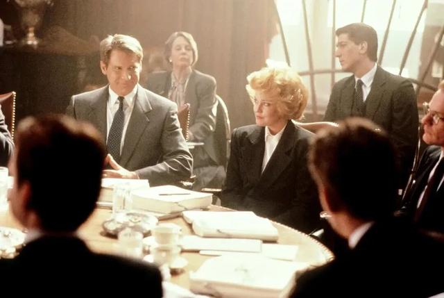 “恋爱脑都不嫁穷小子	”的时代，这豪华阵容也吸不来观众了