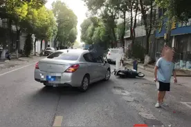 粗心司机右转不观察，撞上电动车被认定担全责图片