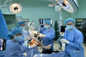 当天即可下地行走！齐鲁医院（青岛）完成全省首台国产单髁关节机器人手术图片