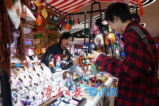国庆泉城手造市集人气爆棚非遗潮玩点燃城市烟火