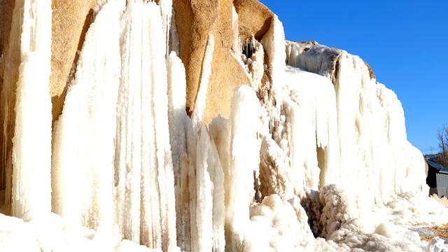 御山藏玉瀑 圣泉绘冬韵——永昌隆冬限定景观