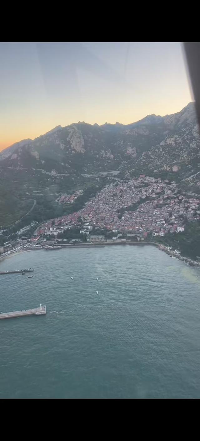 低空旅游新赛道！一年4000人次坐直升机俯瞰崂山湾