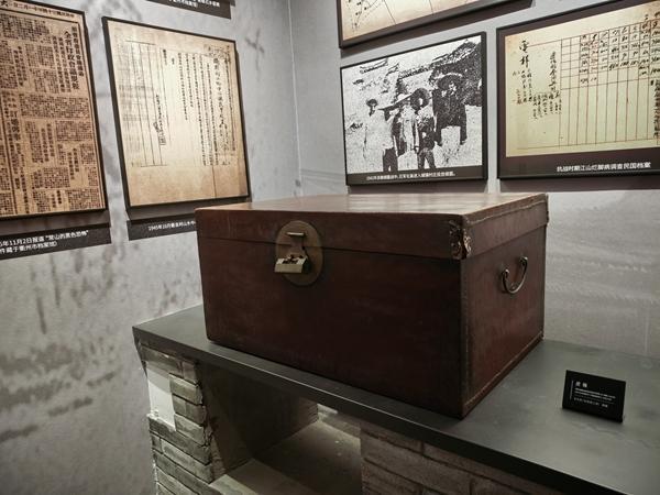 闹市的抗战纪念馆，馆外美好都来自这里