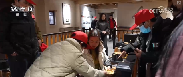 徒步、读诗、康养……“适老化”升级大有潜力 冬日银发文旅市场暖意融融