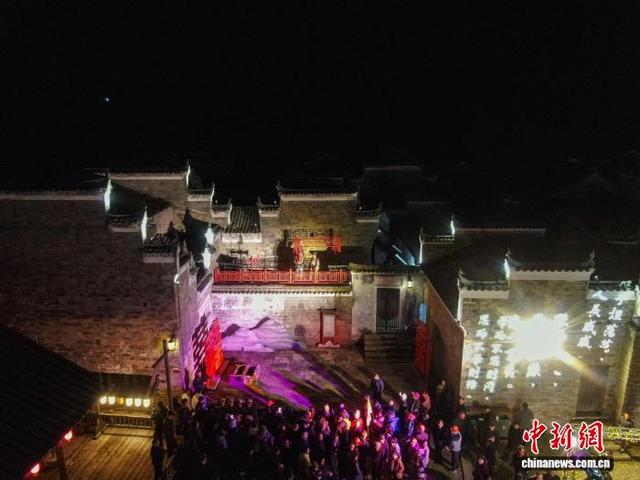 中外嘉宾走进江西乐安流坑古村 感受中华传统历史文化和古建魅力