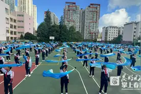 金辰中学举行秋季学期体育艺术节图片