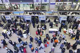 实探冰雪武汉：有列车晚点24小时，旅客在未知与不确定中焦虑图片