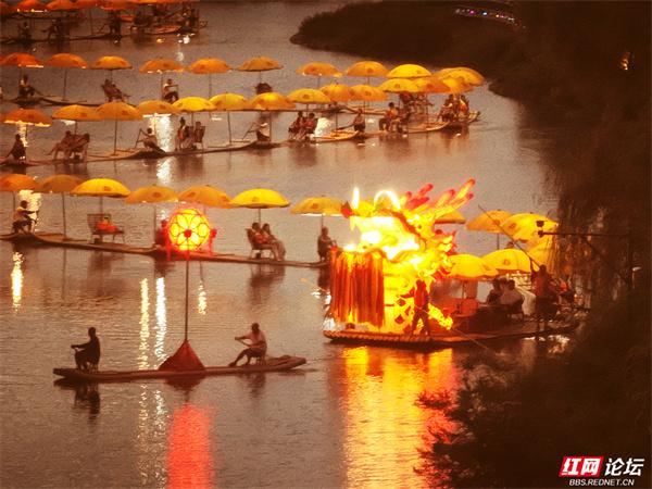 遇龙河“金龙巡游”：带你沉浸式感受桂林山水夜宴
