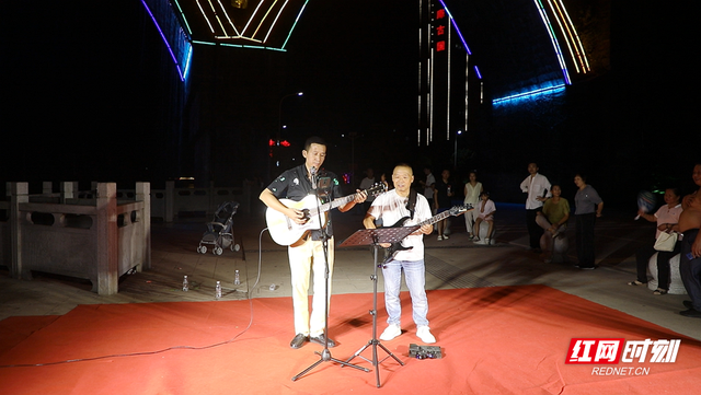 “夜赏·双牌”沉浸式夜游点亮国庆夜 汉服打卡河畔音乐会引热潮
