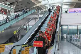 新兵抵京 开启军旅新征程图片