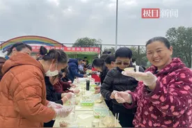 年俗里的邻里情，烟火中的幸福年图片