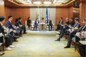 国足踢不赢，那能办世界杯吗？图片