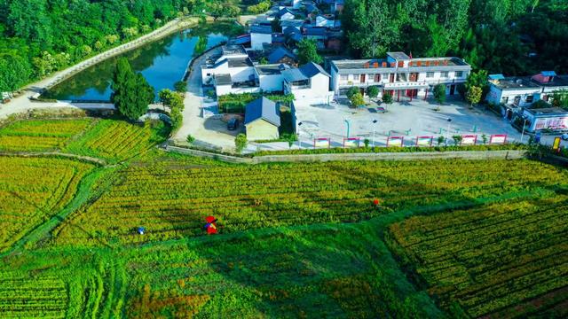 兰香小镇印象记