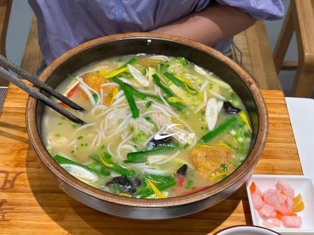 乘坐环线旅游列车，可以打卡云南这些美景和美食