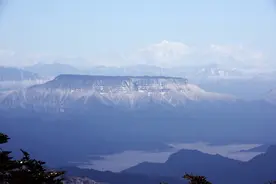 荥经桌山索道项目签约图片