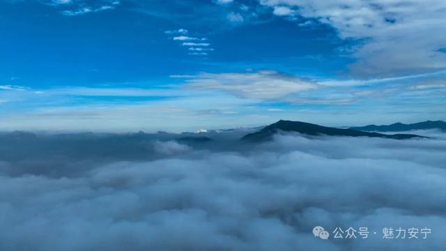 安宁雨后云海绘就“天空之城”
