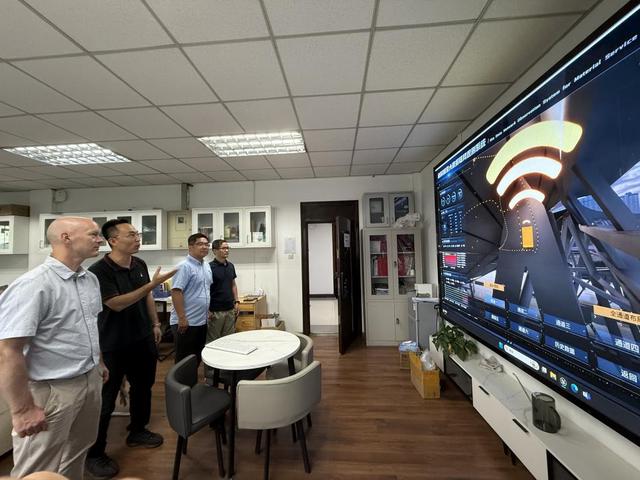 欧洲腐蚀联合会主席和英国腐蚀学会主席访问国家材料腐蚀与防护科学数据中心