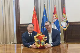 华侨杨芳霞：今年塞尔维亚的春节特别热闹，就像回到中国一样图片