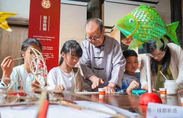 非遗唱主角 古城更热闹
