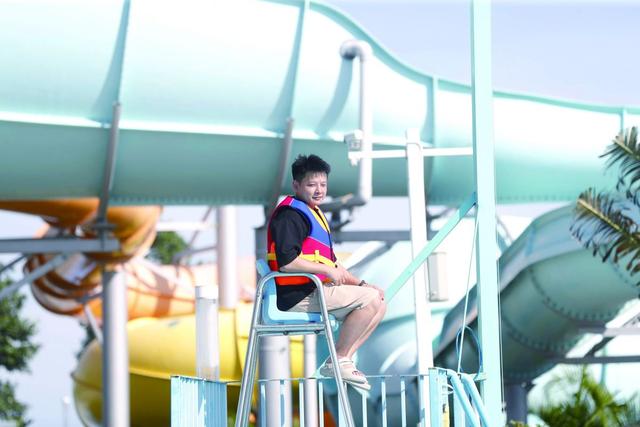 晋江：跟着水上救生员 感受“水火两重天”