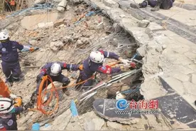 厦门蓝天救援队从废墟中带出13名遇难者图片