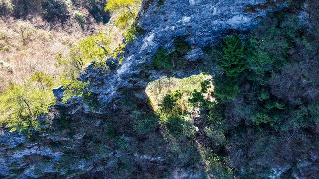 巴东：穿洞藏幽！秘境小神农架的自然画卷~