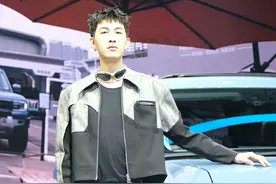 悦驾乐拍|帅气靓丽！齐鲁国际车展车模看过来图片