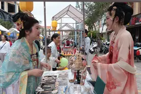 我们的节日·端午丨白石江街道“端阳市集”热闹开市 快来酒吧一条街玩“穿越”图片