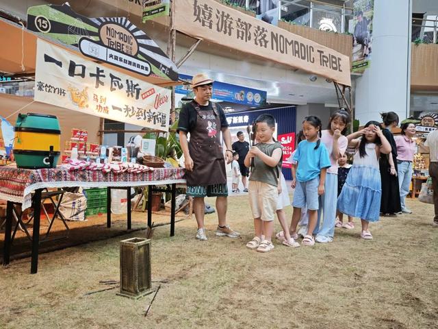 蒙古包、烤全羊、音乐会，长风大悦城举办草原游牧体验活动