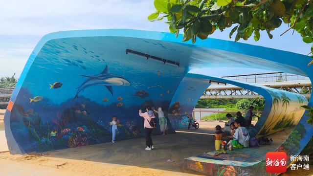 海口五源河国家湿地公园新添“海底”凉亭 沉浸式彩绘引游人争相打卡