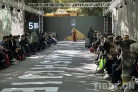 五彩饰界：让西藏日喀则服饰更显时尚之美图片