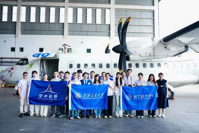 坐C909出海啥体验？乘“中国牌”铁路和飞机走一带一路，空铁联运畅行老挝