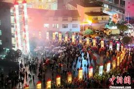 浙江东阳：高21米巍山大龙身亮相图片