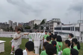 江西赣县：小学生走进气象局进行研学之旅图片