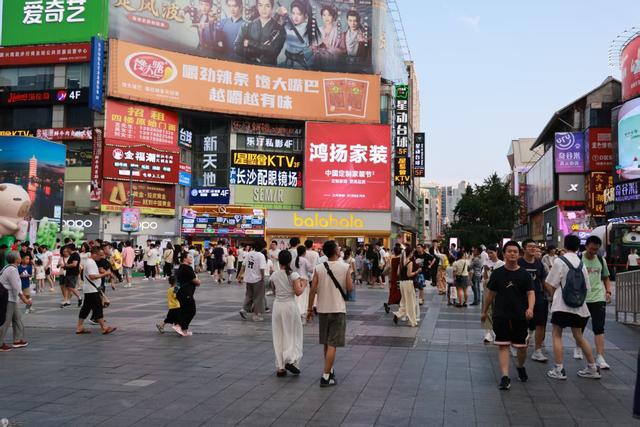 晚潮｜看万山红遍