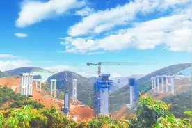 中交一航局二公司百色北环高速项目全线薄壁空心墩全部施工完成图片