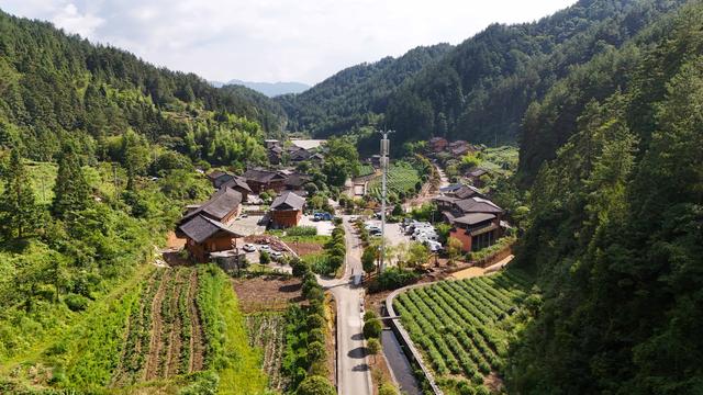 印江：高温催热梵净山西线房车游