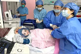 5次怀孕均失败，夫妻驱车2000公里来深成功求子图片
