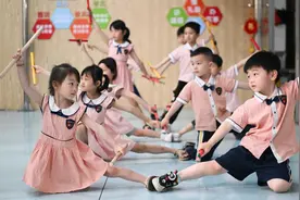 新华全媒＋·了不起的童年|“战舞”萌娃图片