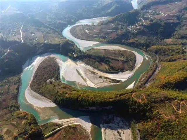 甘肃境内唯一的长江流域地区是？