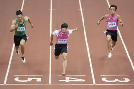 全国室内田径大奖赛苏炳添夺冠图片