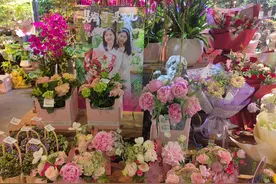 母亲节鲜花热销，玫瑰、芍药受欢迎，康乃馨价格小幅上涨图片