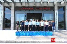 高邮市相关领导率队慰问宁盐高速高邮段项目参建人员图片