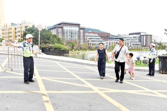老街为啥频频吸引客流 看5.5万人次背后的“坡南答案”
