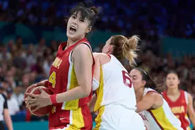 留洋脚步不停 持续“走出去” WNBA赛季后李月汝征战土耳其联赛图片